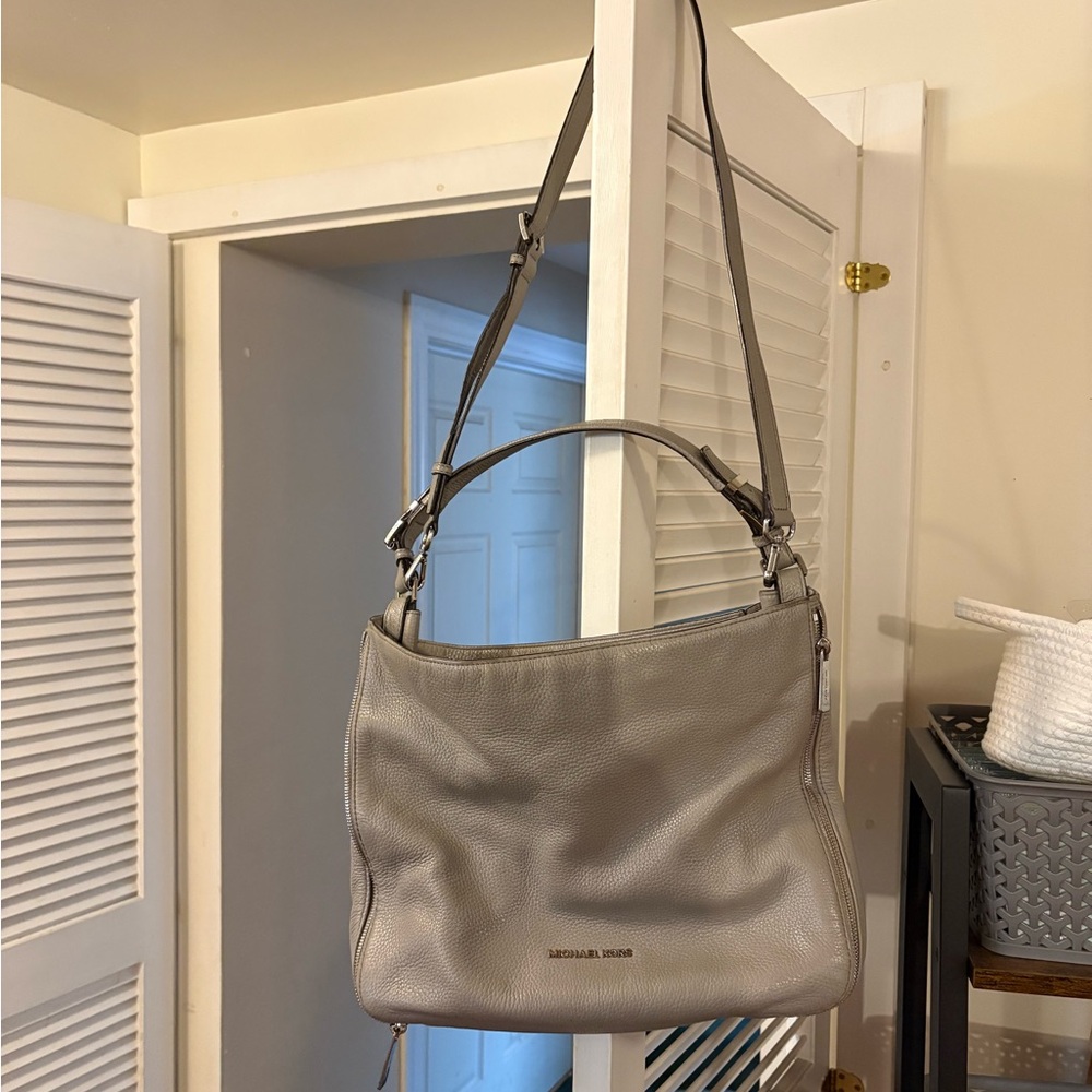 ***sold***Michael Kors Taupe Leather Shoulder Bag